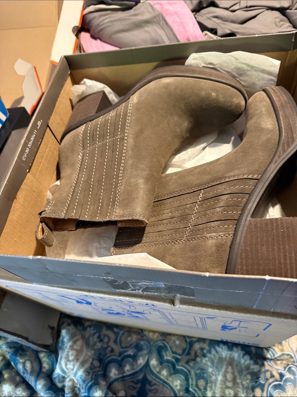 Womans Suede Chukka Boots in Taupe Brown